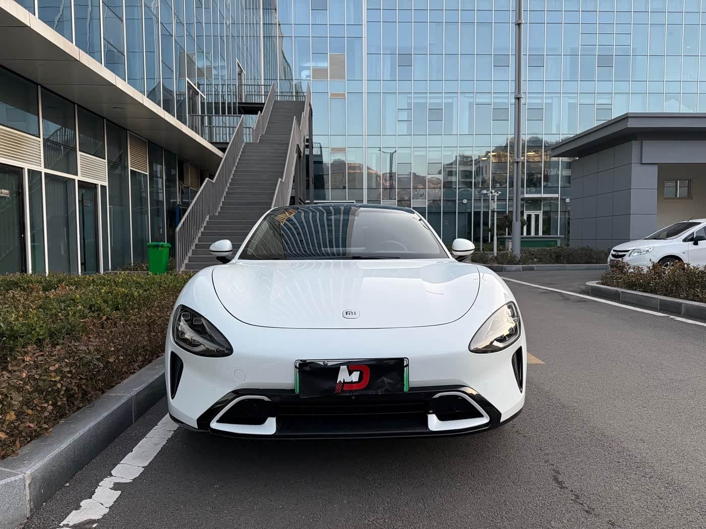 2024 Xiaomi Auto Xiaomi SU7 White, 30,000 km, China export – photo 2