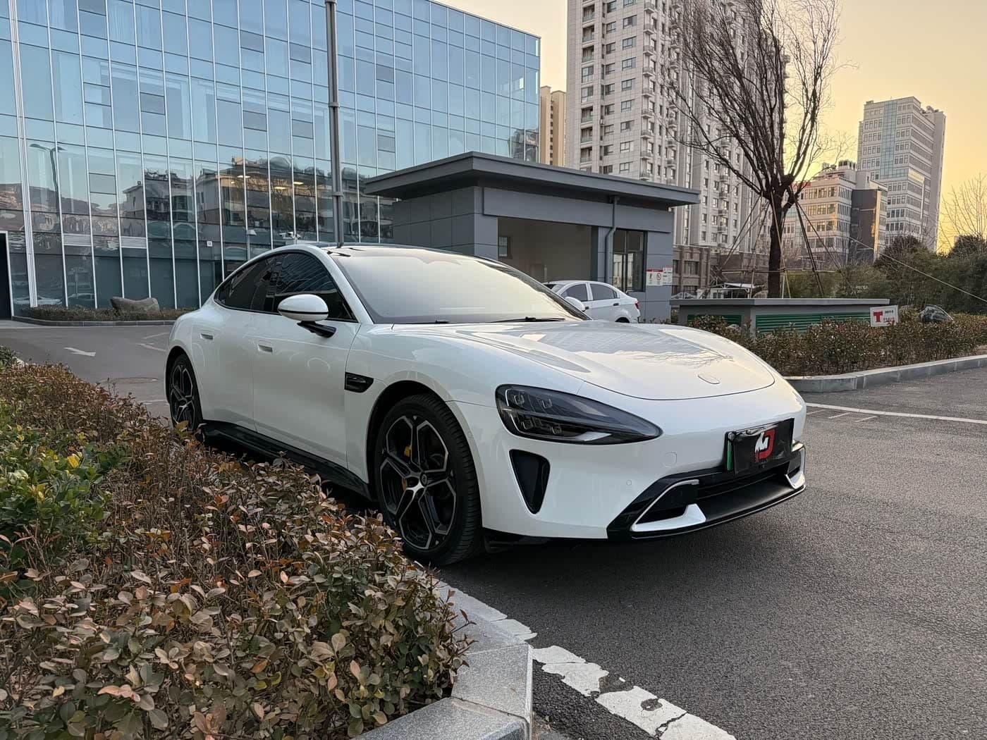2024 Xiaomi Auto Xiaomi SU7 White, 30,000 km, China export – photo 3