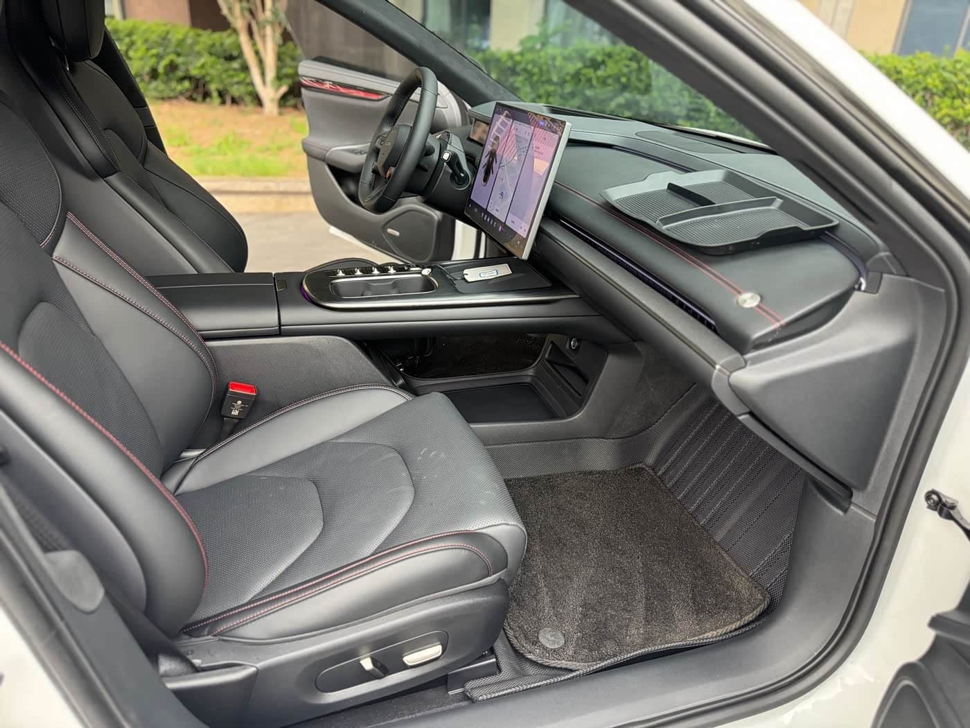 2024 Xiaomi Auto Xiaomi SU7 White, 30,000 km, China export – photo 5