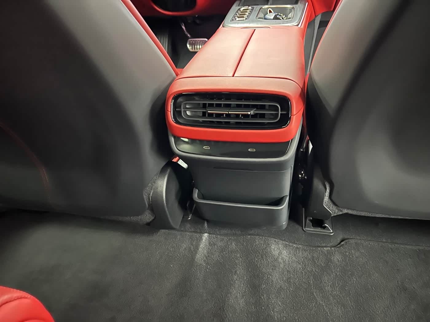 2024 Xiaomi Auto Xiaomi SU7 White, 10,000 km, China export – photo 11