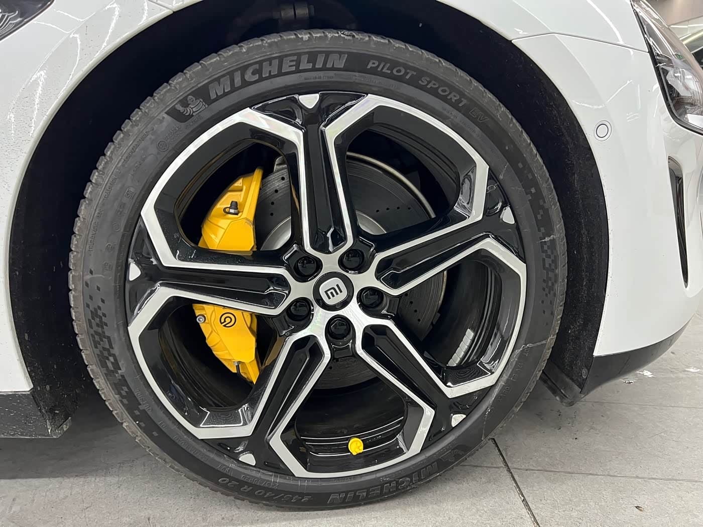 2024 Xiaomi Auto Xiaomi SU7 White, 10,000 km, China export – photo 4