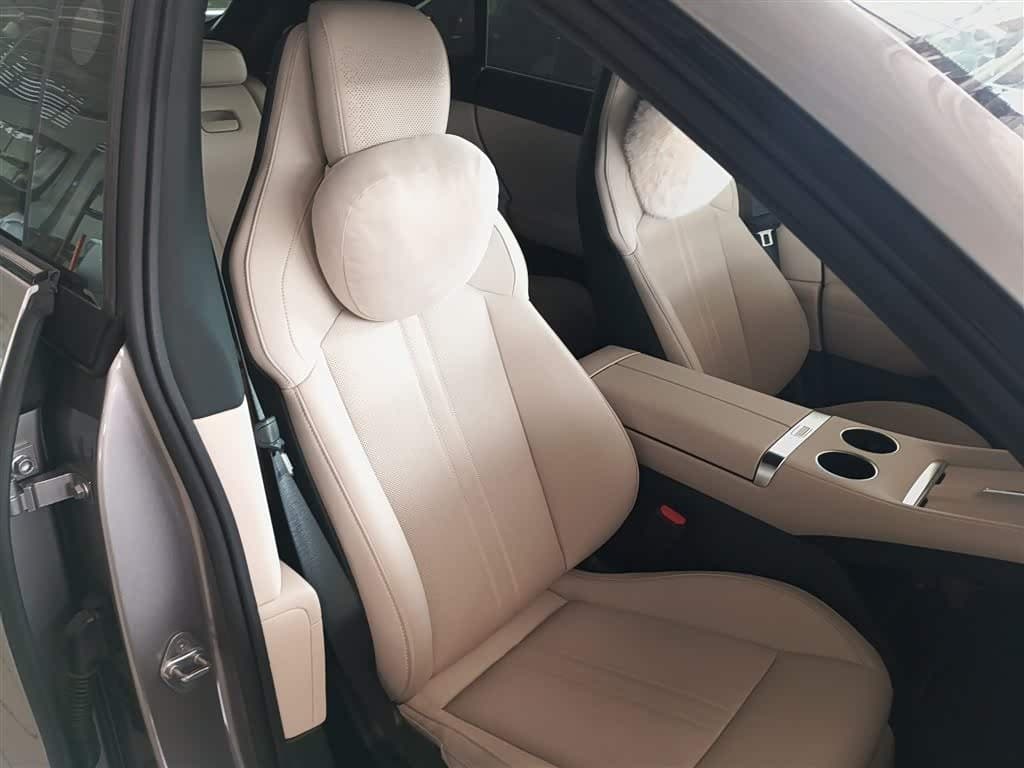 2025 Xiaomi Auto Xiaomi YU7 Silbergrau, 6,900 km, China export – photo 18