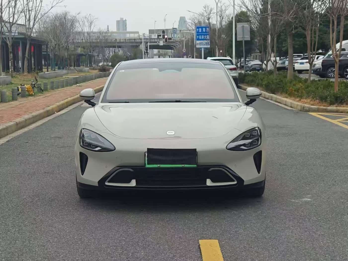 2024 Xiaomi Auto Xiaomi SU7 رمادي فضي, 10,000 km, China export – photo 2