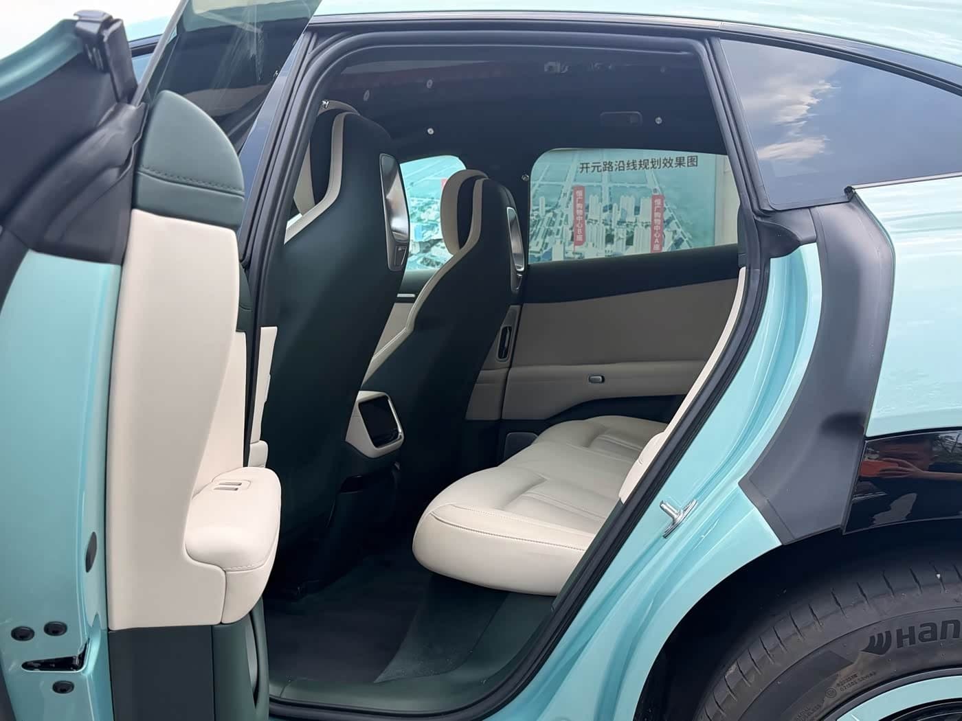 2025 Xiaomi Auto Xiaomi YU7 Blue, 9,000 km, China export – photo 7