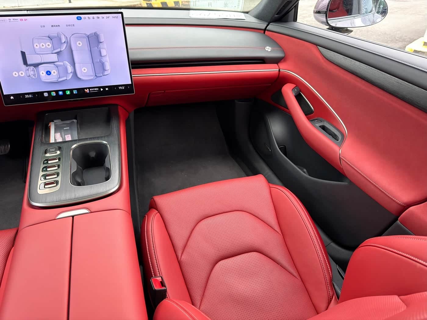 2024 Xiaomi Auto Xiaomi SU7 Red, 33,000 km, China export – photo 12
