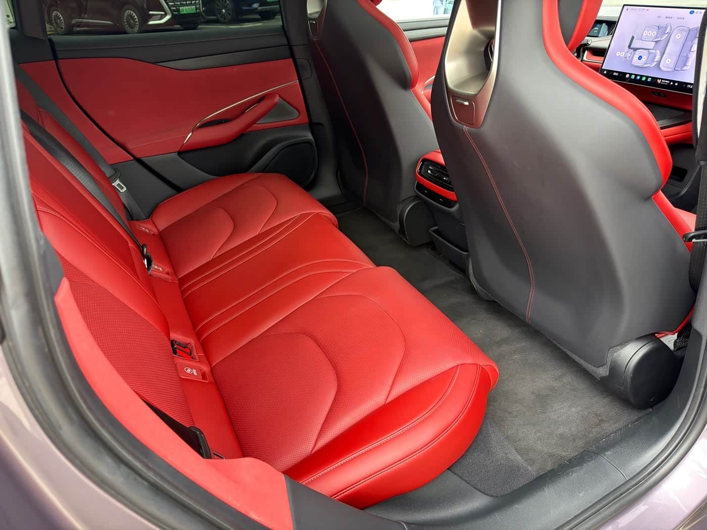 2024 Xiaomi Auto Xiaomi SU7 Red, 33,000 km, China export – photo 16