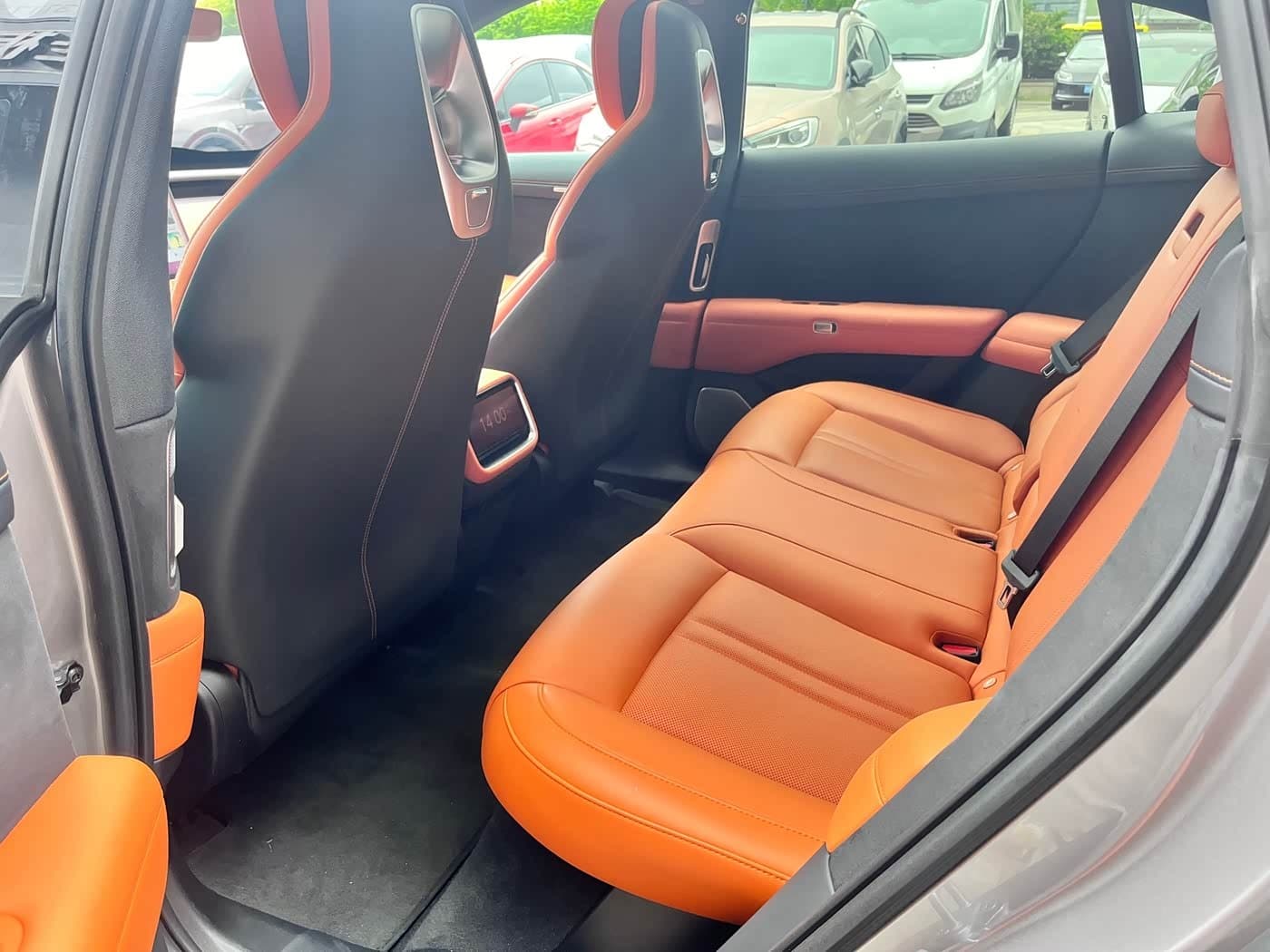 2025 Xiaomi Auto Xiaomi YU7 Gris Plata, 9,000 km, China export – photo 9