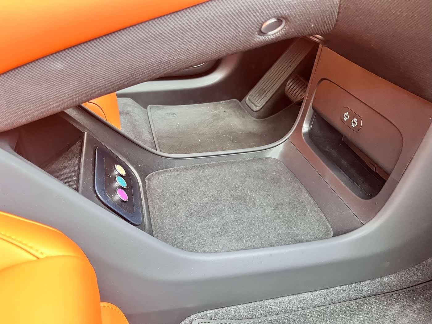 2025 Xiaomi Auto Xiaomi YU7 Gris Plata, 9,000 km, China export – photo 14