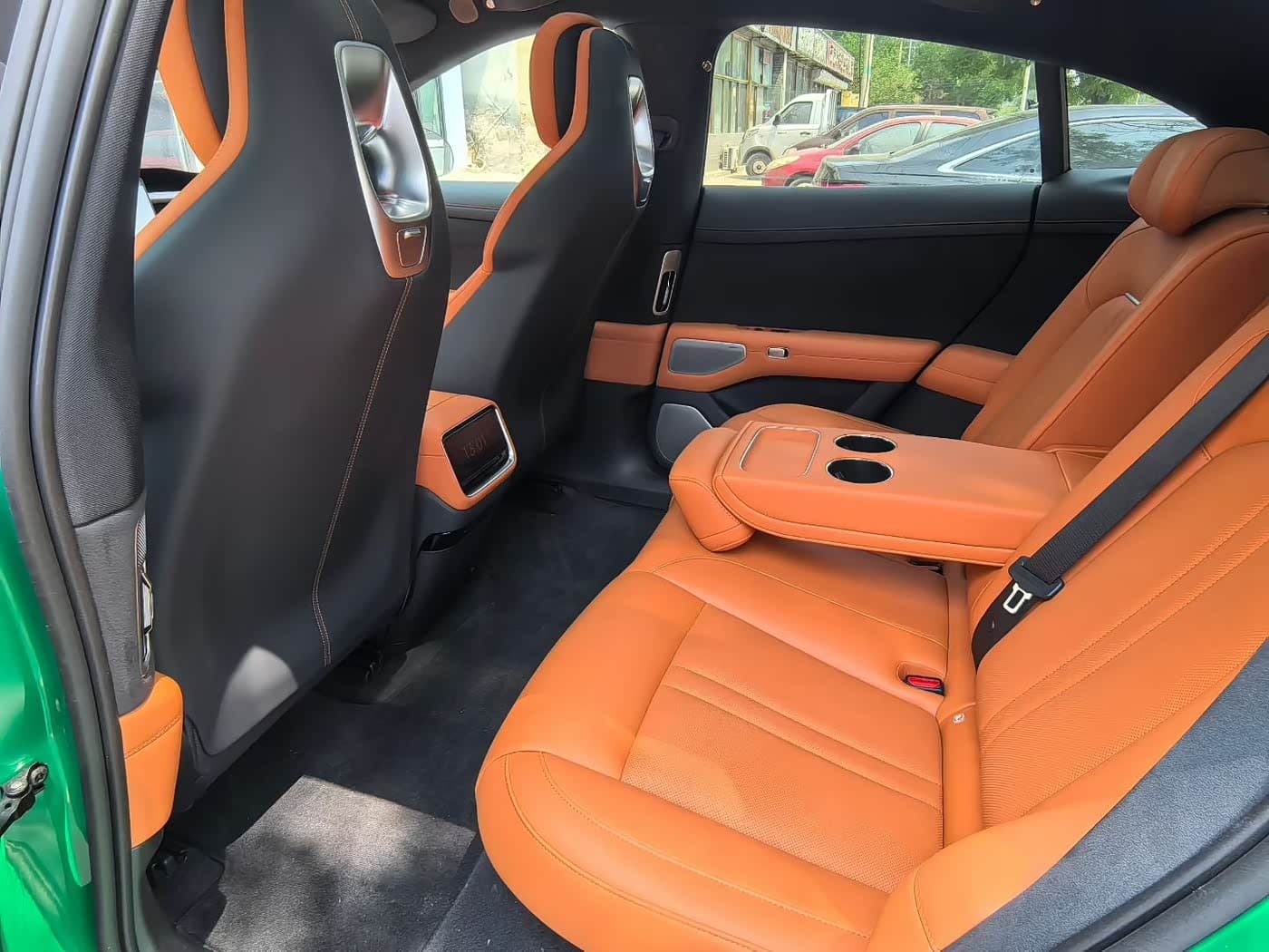 2025 Xiaomi Auto Xiaomi YU7 Green, 11,000 km, China export – photo 8