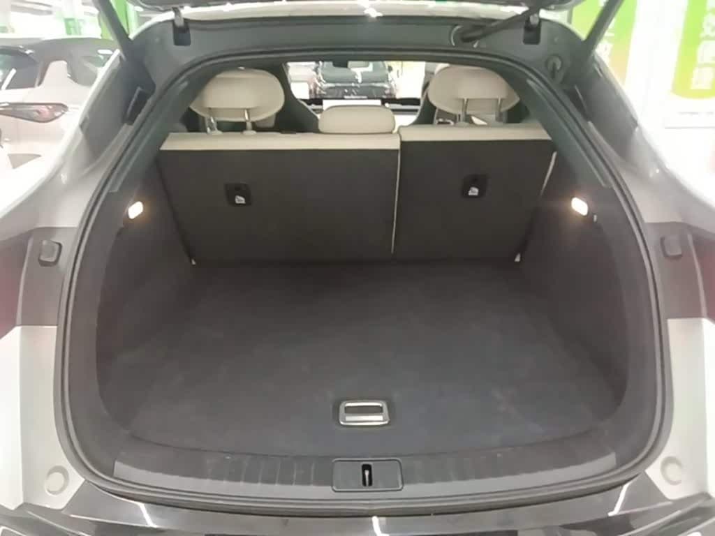 2025 Xiaomi Auto Xiaomi YU7 White, 6,900 km, China export – photo 19