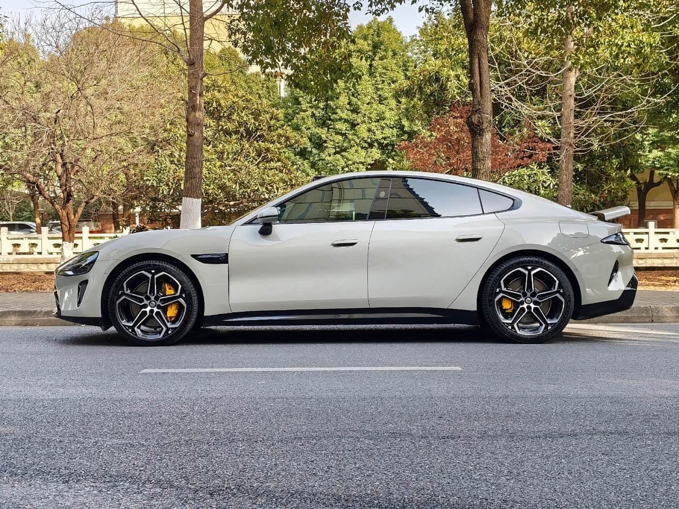 2024 Xiaomi Auto Xiaomi SU7 رمادي فضي, 25,000 km, China export – photo 7