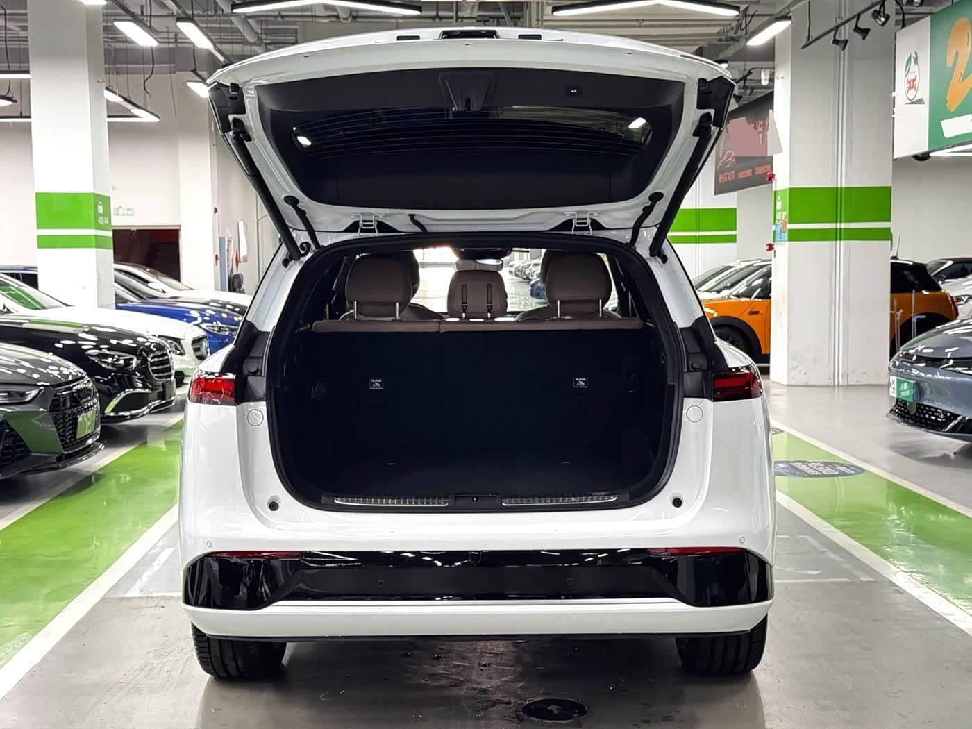 2026 XPeng G9 White, 4,000 km, China export – photo 5
