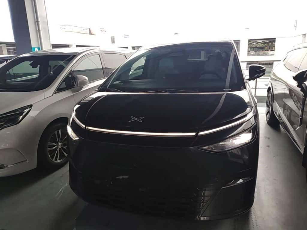2024 XPeng X9 Black, 26,500 km, China export – photo 3