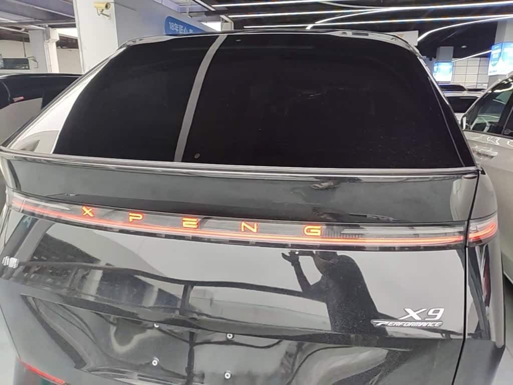 2024 XPeng X9 Black, 26,500 km, China export – photo 6