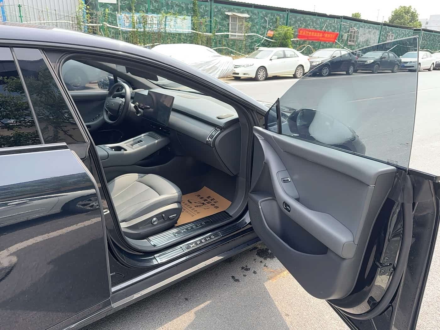 2024 XPeng P7+ Black, 30,000 km, China export – photo 6