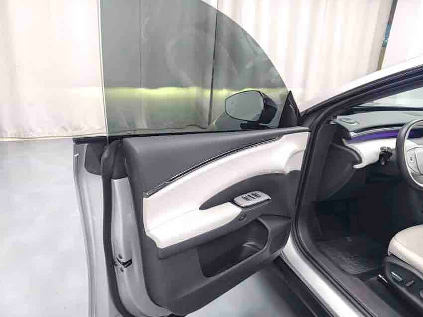 2025 XPeng G7 Gris Plata, 15,000 km, China export – photo 5