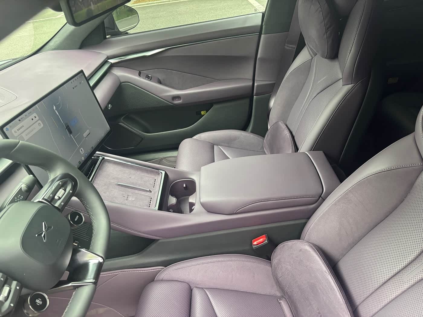 2025 XPeng P7 Silbergrau, 18,000 km, China export – photo 4