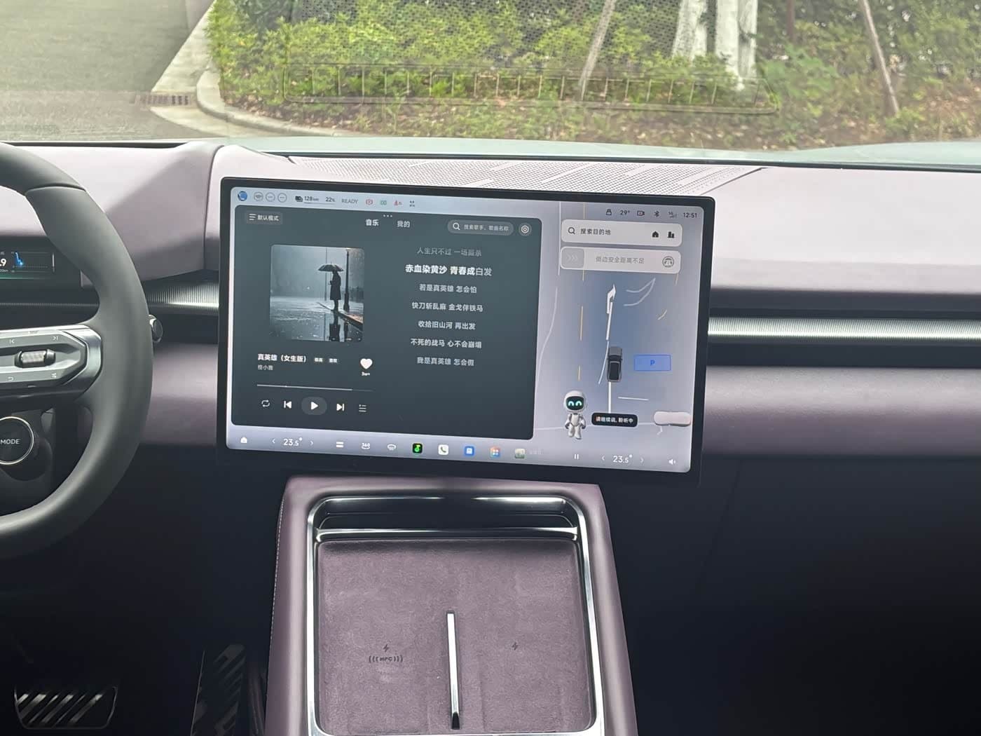 2025 XPeng P7 Silbergrau, 18,000 km, China export – photo 9