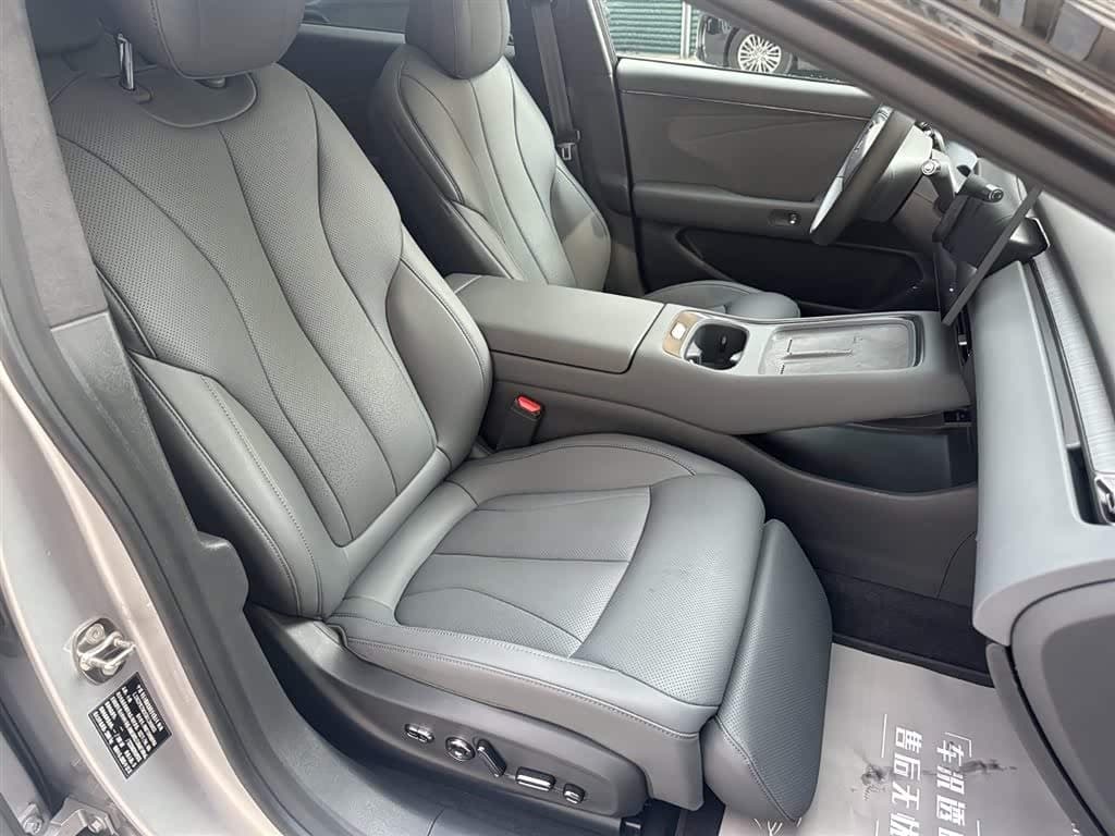 2026 XPeng P7+ Silbergrau, 3,000 km, China export – photo 7