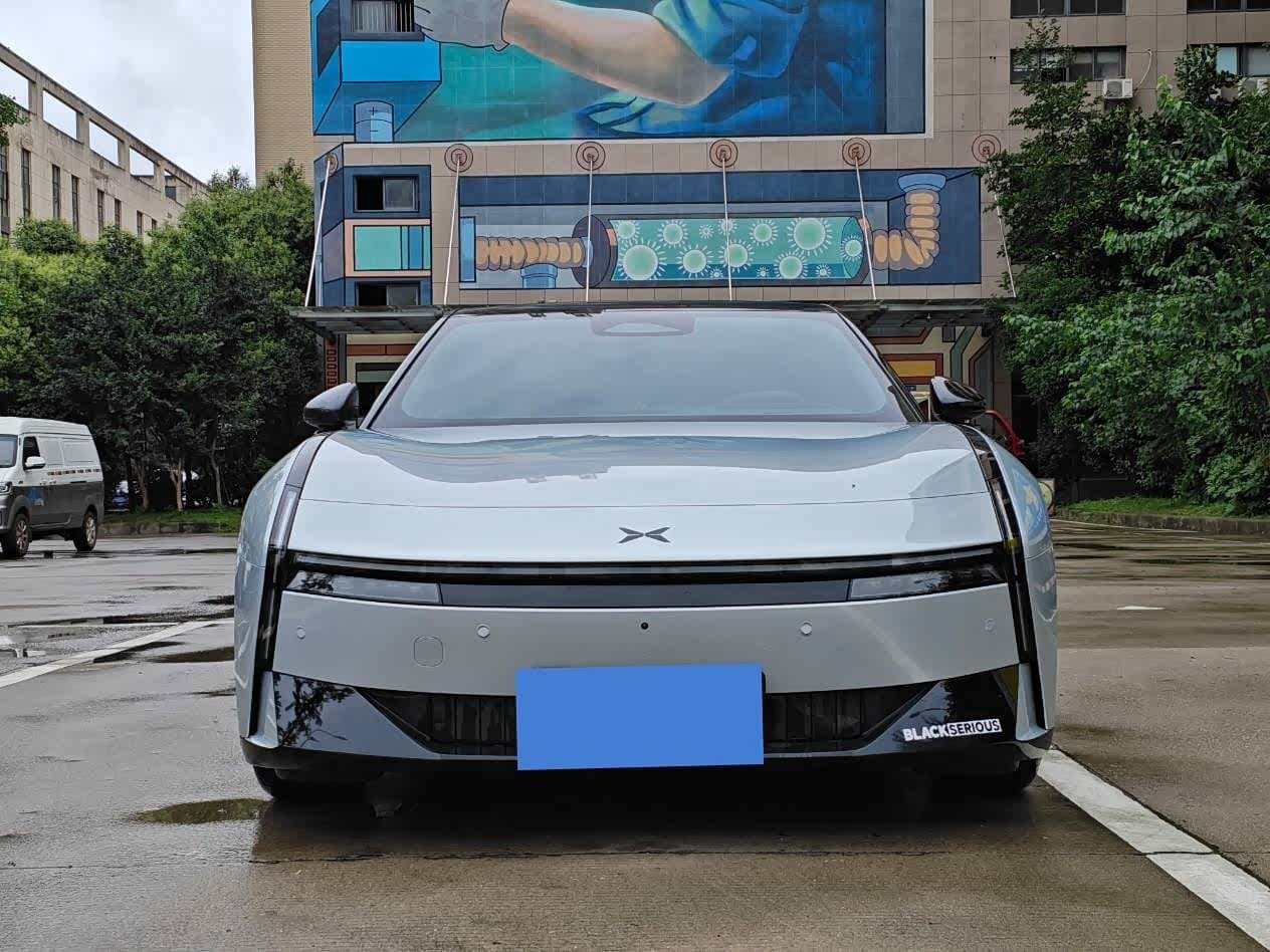 2025 XPeng P7 Gris Plata, 10,000 km, China export – photo 2