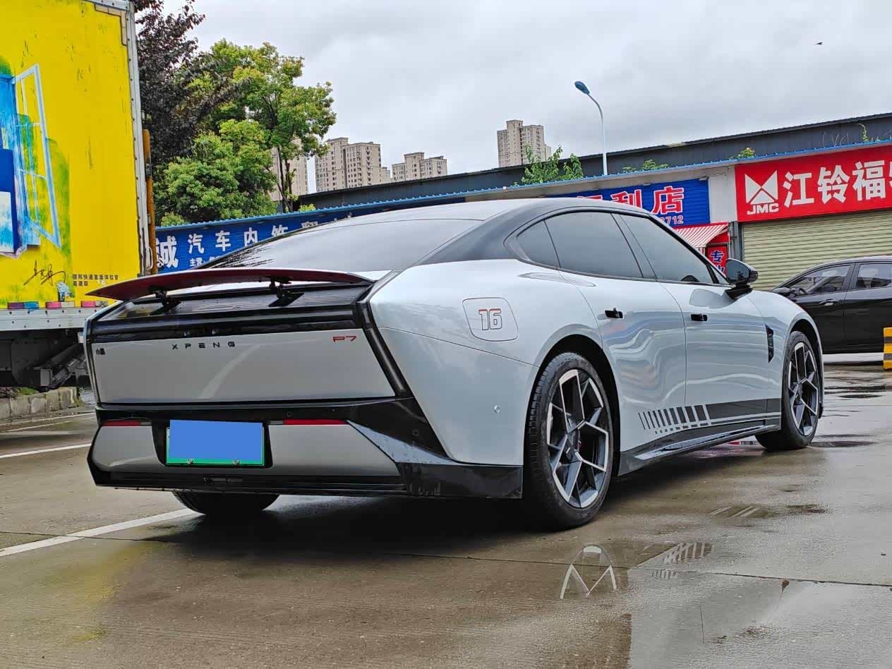2025 XPeng P7 Gris Plata, 10,000 km, China export – photo 5