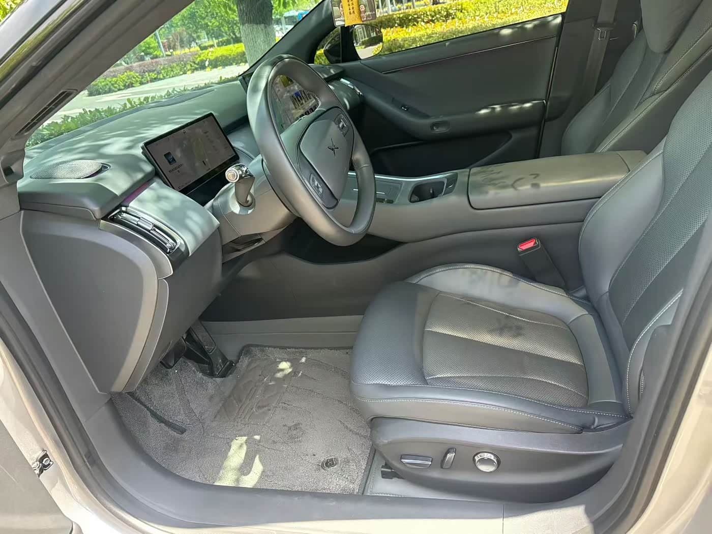 2024 XPeng P7+ رمادي فضي, 30,000 km, China export – photo 4
