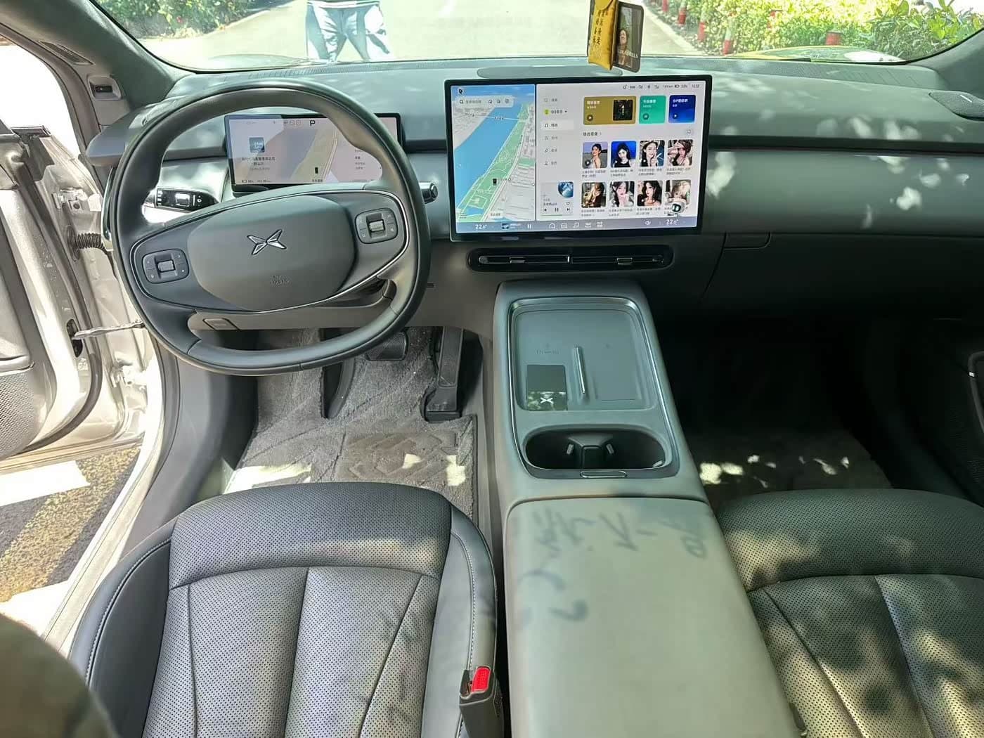 2024 XPeng P7+ رمادي فضي, 30,000 km, China export – photo 6
