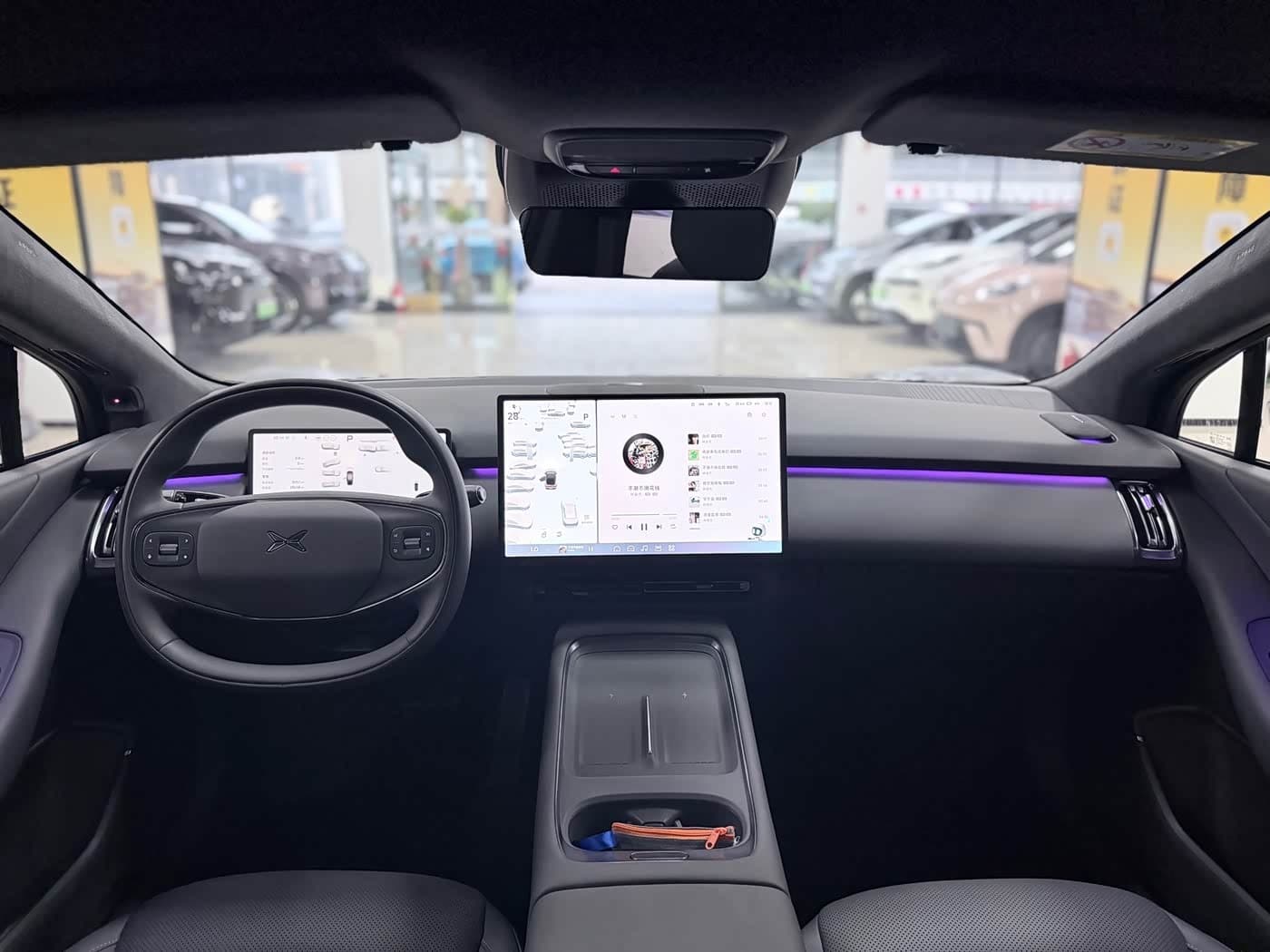 2025 XPeng P7+ رمادي فضي, 28,600 km, China export – photo 9