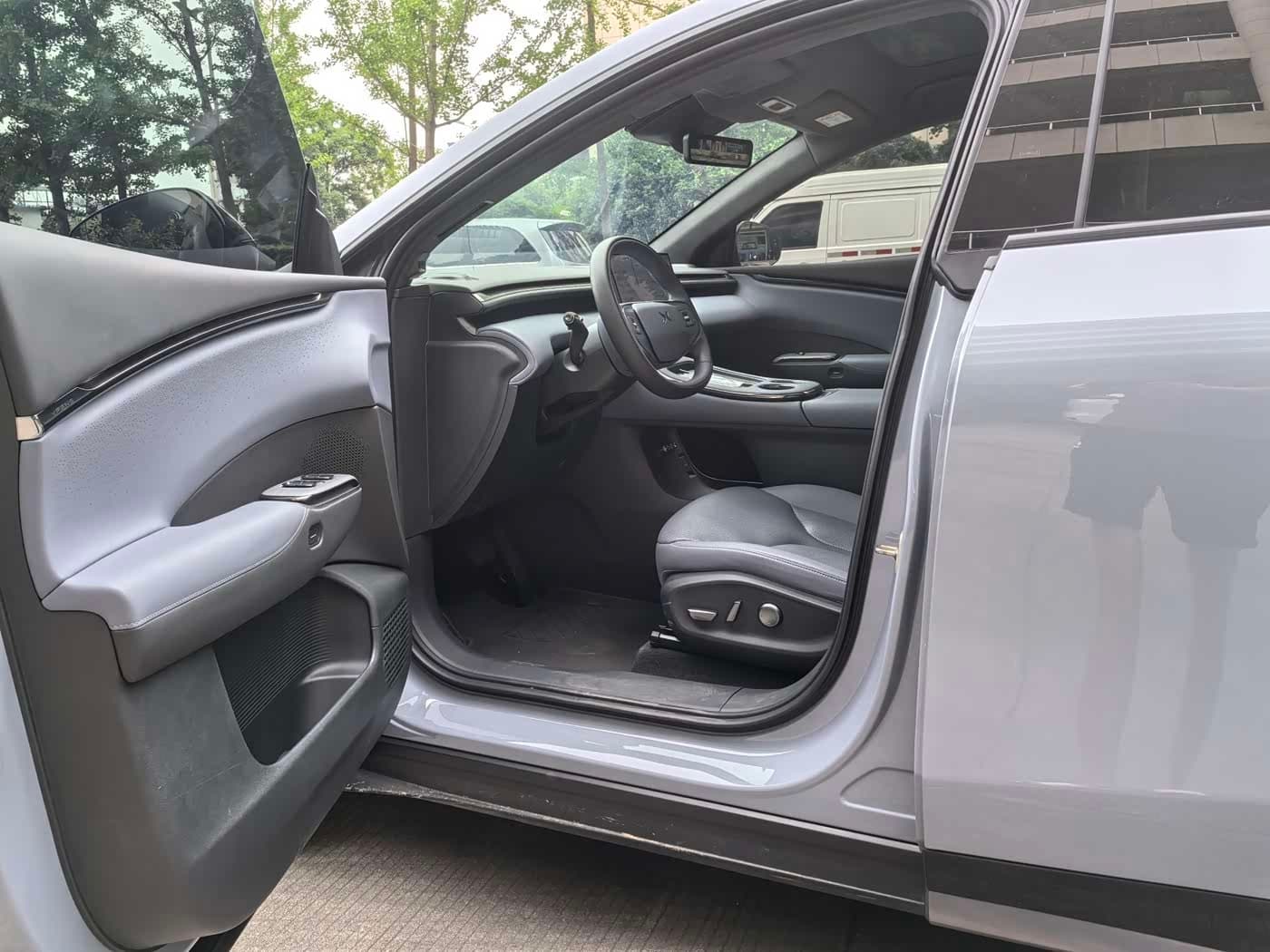2025 XPeng G7 Blue, 11,000 km, China export – photo 13