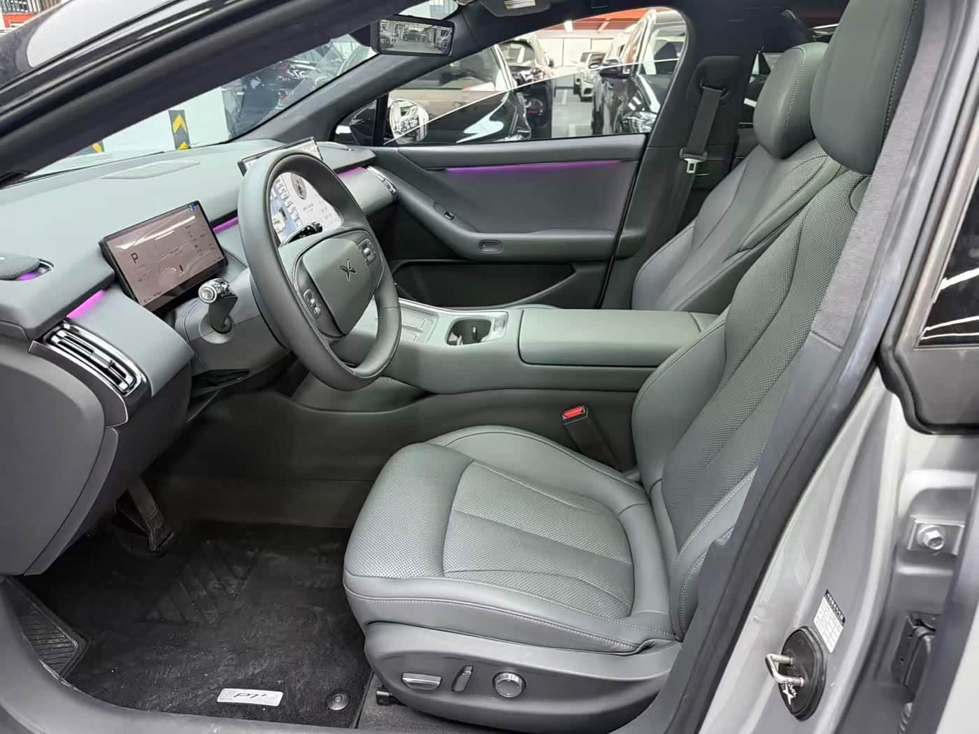 2024 XPeng P7+ رمادي فضي, 20,000 km, China export – photo 4