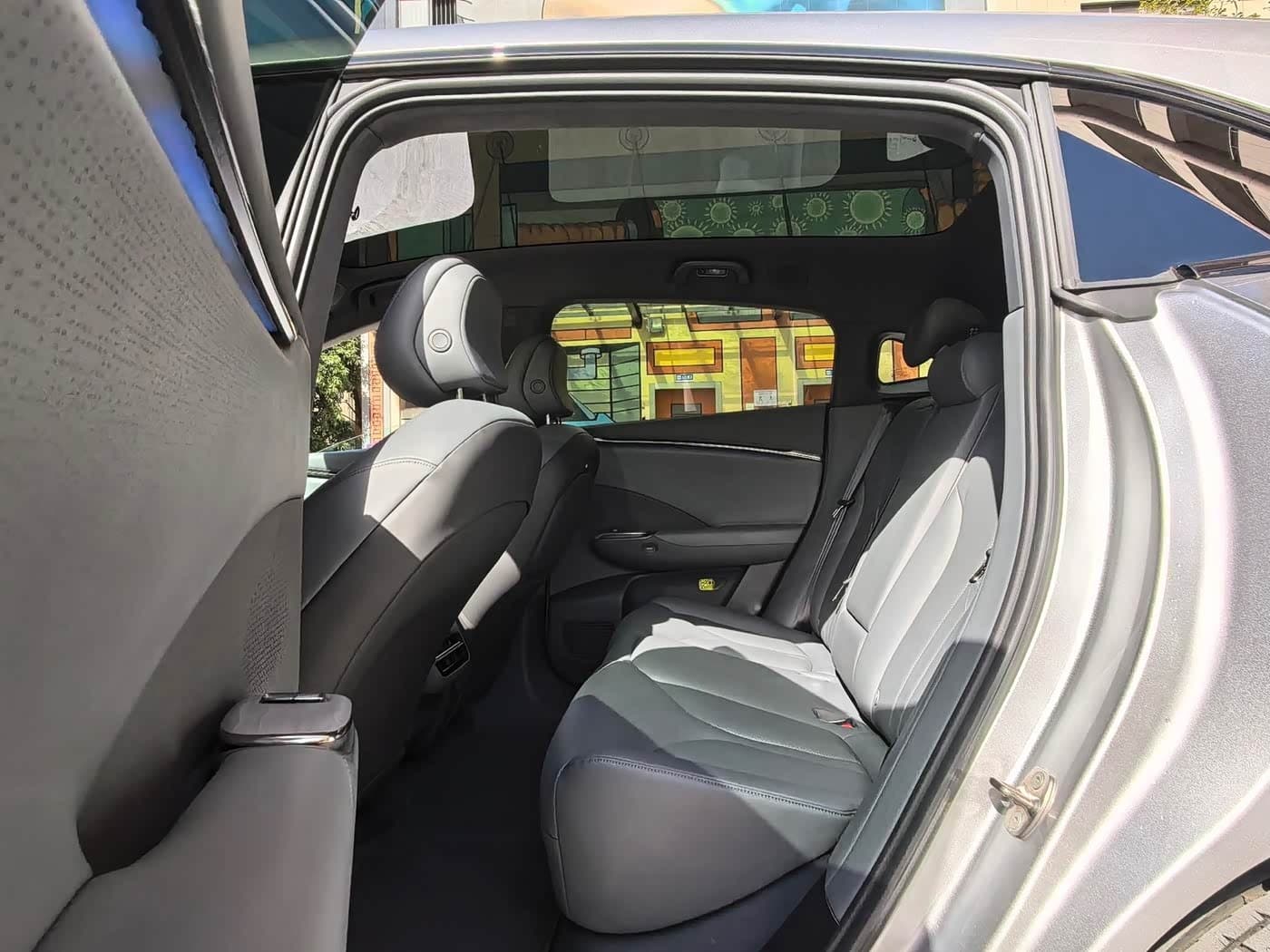 2025 XPeng G7 رمادي فضي, 5,000 km, China export – photo 8