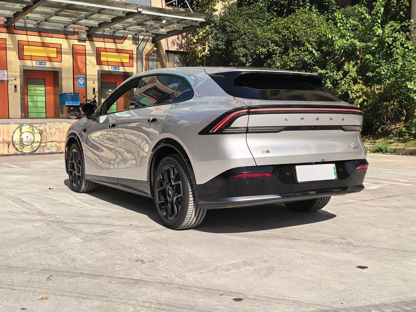 2025 XPeng G7 رمادي فضي, 5,000 km, China export – photo 13