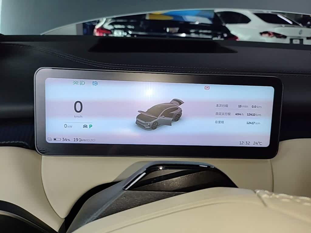 2025 NIO ET5T Silver Gray, 12,400 km, China export – photo 12