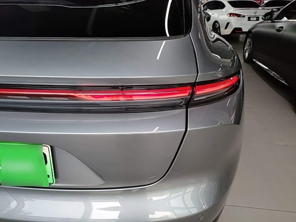 2025 NIO ET5T Silver Gray, 12,400 km, China export – photo 8