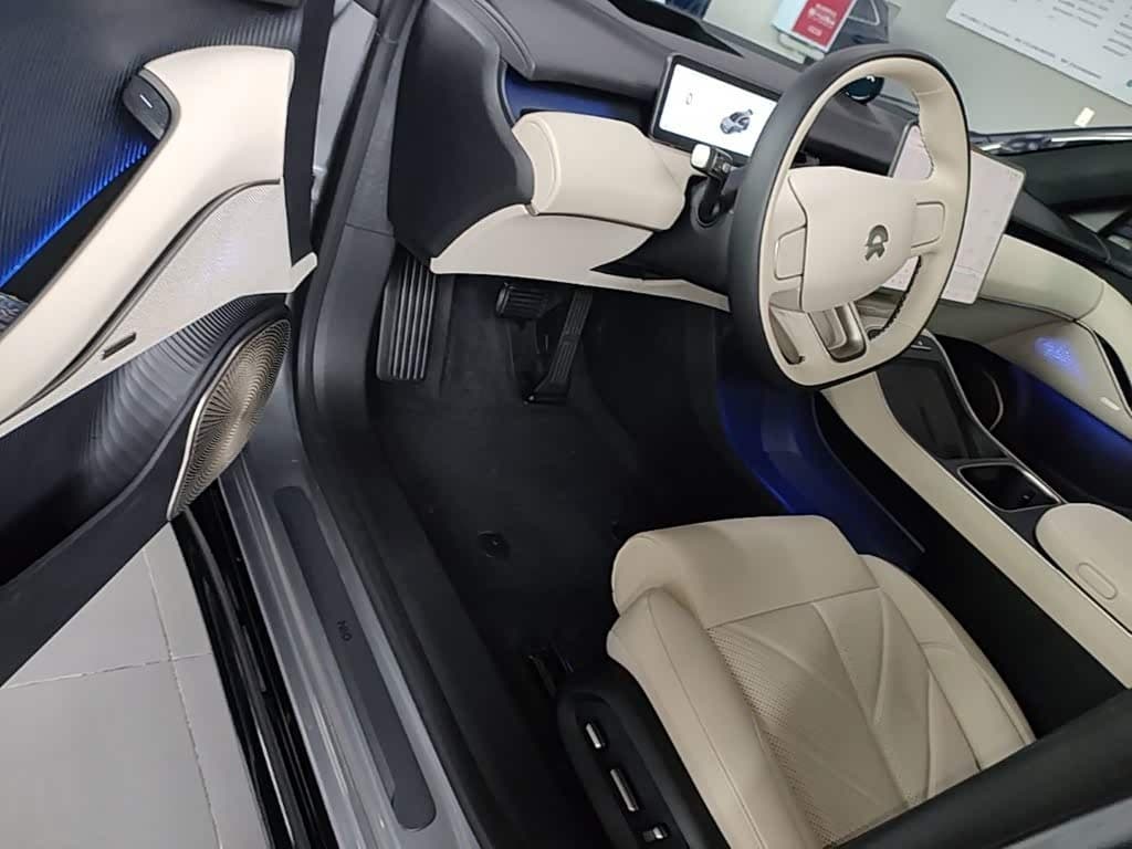 2025 NIO ET5T Silver Gray, 12,400 km, China export – photo 16