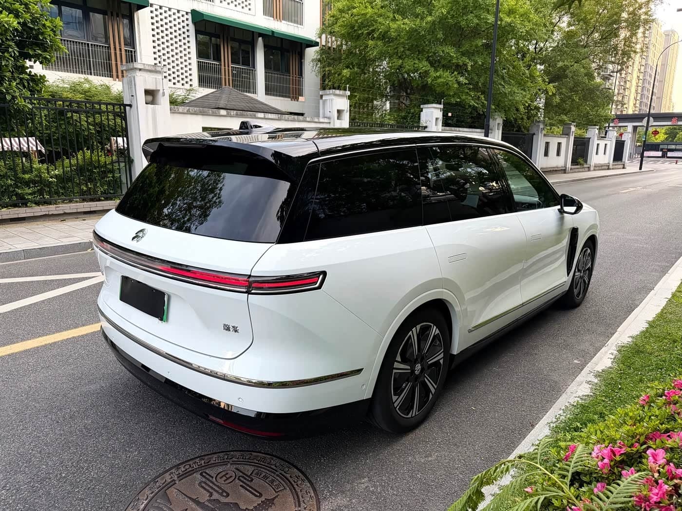 2025 NIO ES8 White, 15,000 km, China export – photo 6