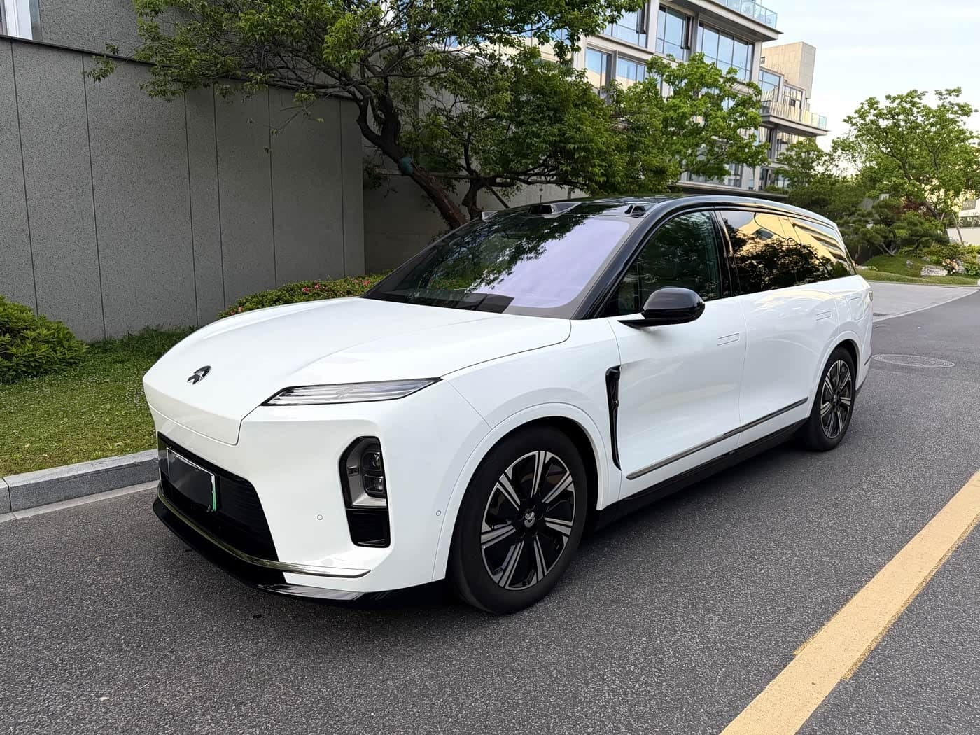 2025 NIO ES8 White, 15,000 km, China export – photo 1
