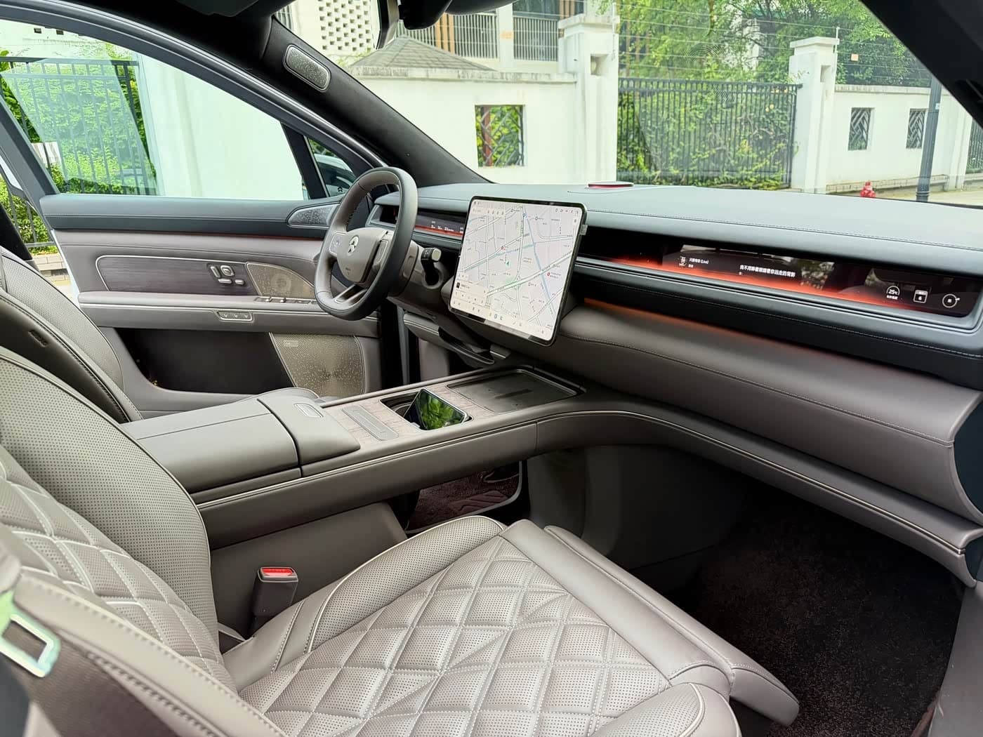 2025 NIO ES8 White, 15,000 km, China export – photo 12
