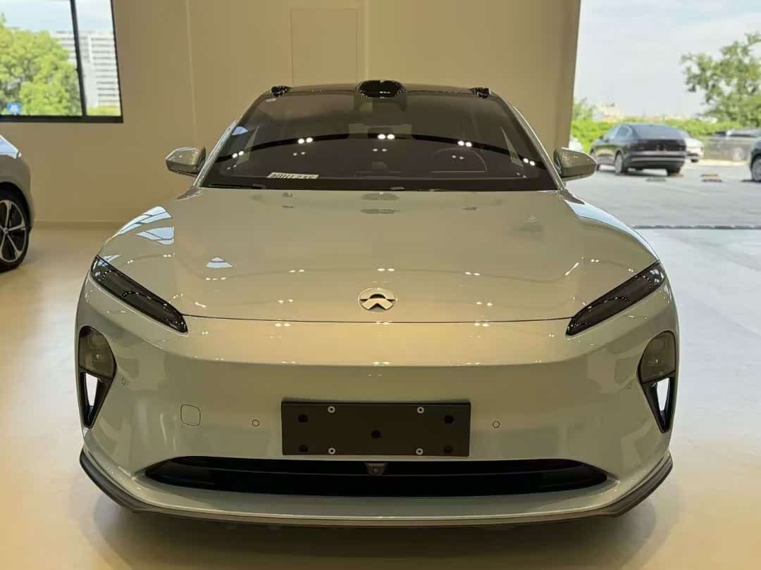 2024 NIO ET5T Gris Argenté, 35,000 km, China export – photo 2