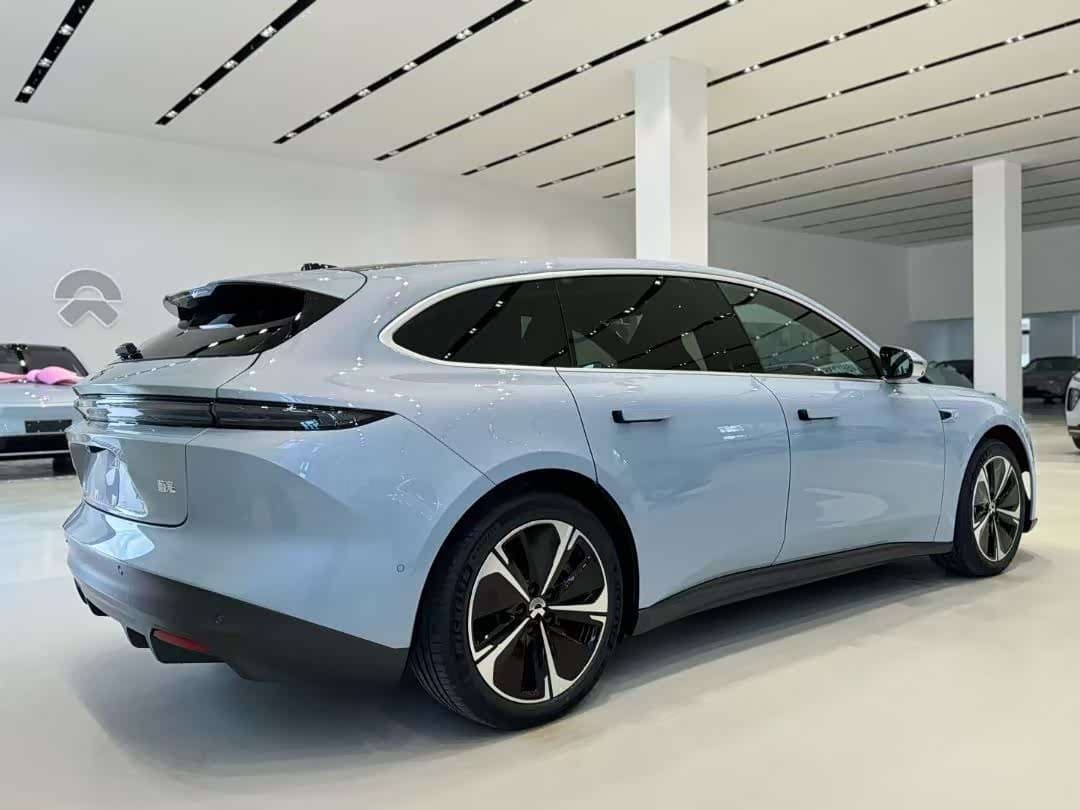 2024 NIO ET5T Gris Argenté, 35,000 km, China export – photo 9