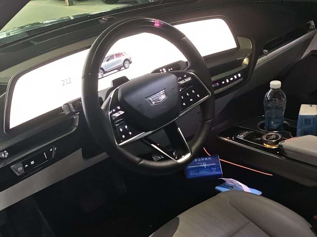 2022 Cadillac IQ Rui Ge Silver Gray, 39,000 km, China export – photo 5