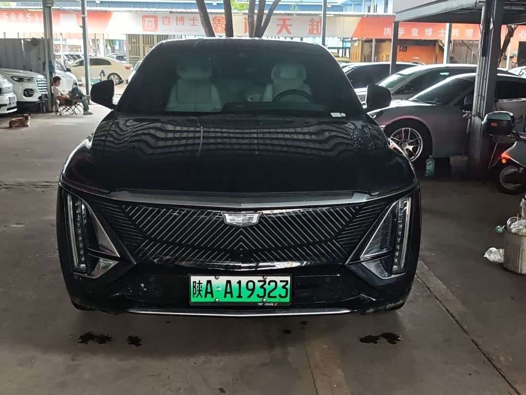 2022 Cadillac IQ Rui Ge Silver Gray, 39,000 km, China export – photo 1