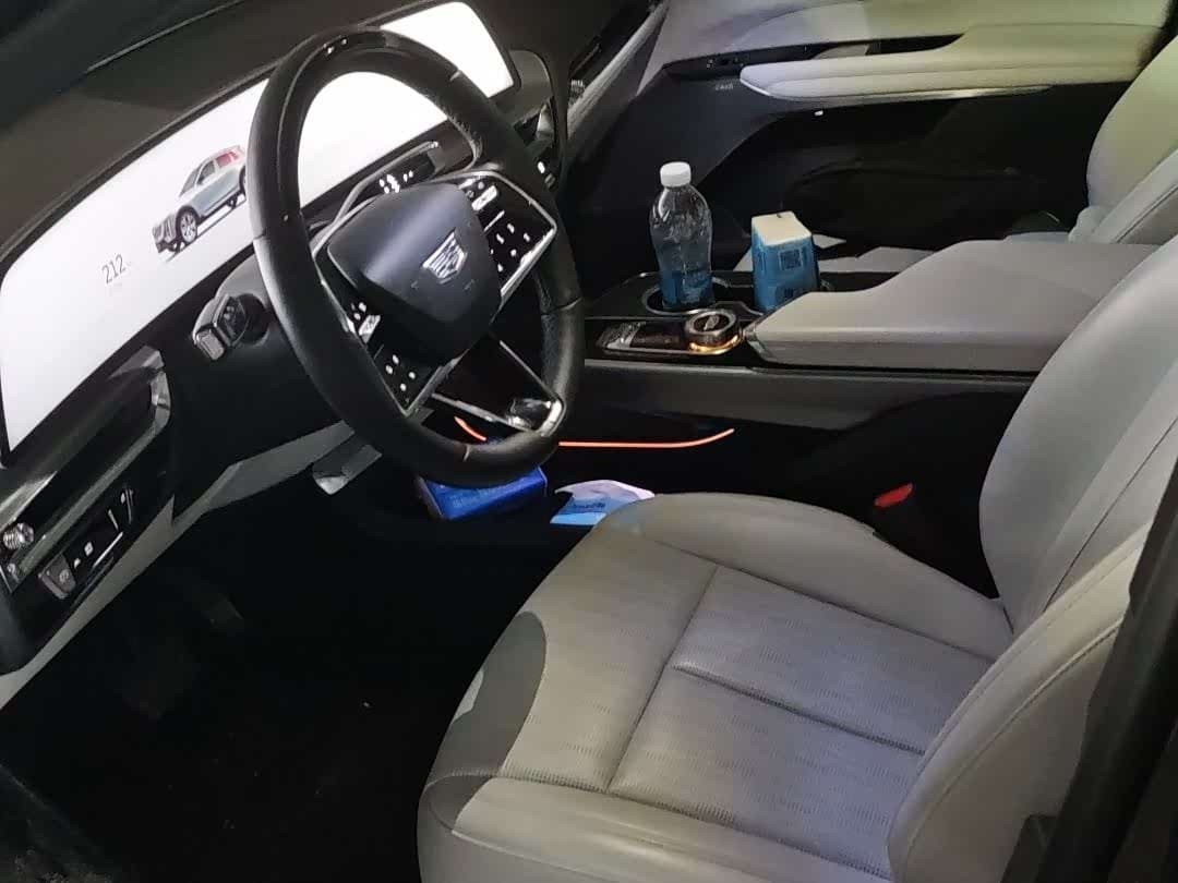 2022 Cadillac IQ Rui Ge Silver Gray, 39,000 km, China export – photo 4