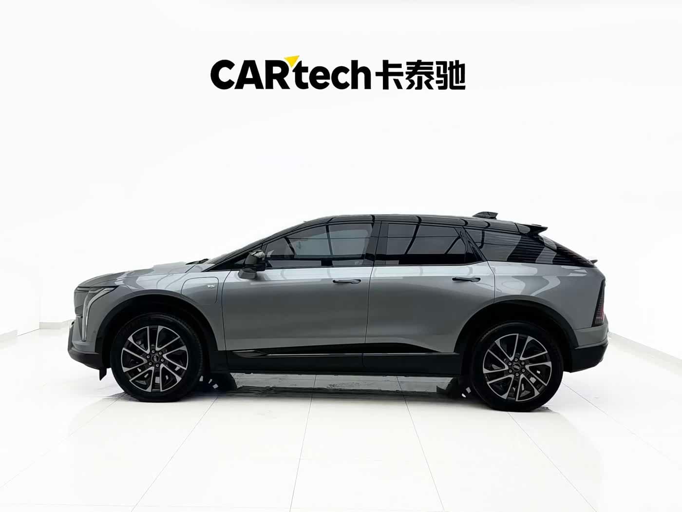 2024 Cadillac IQ Ao Ge Silver Gray, 18,000 km, China export – photo 3