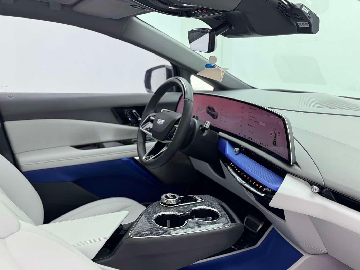 2024 Cadillac IQ Ao Ge Silver Gray, 18,000 km, China export – photo 15