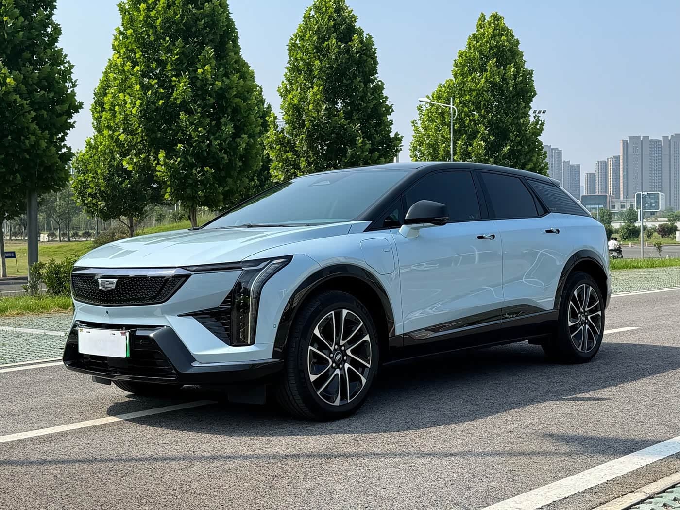 2024 Cadillac IQ Ao Ge Blue, 20,000 km, China export – photo 1
