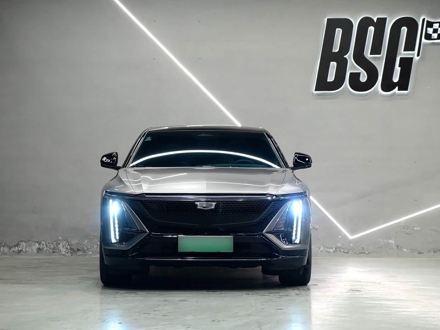 2022 Cadillac IQ Rui Ge رمادي فضي, 36,000 km, China export – photo 2
