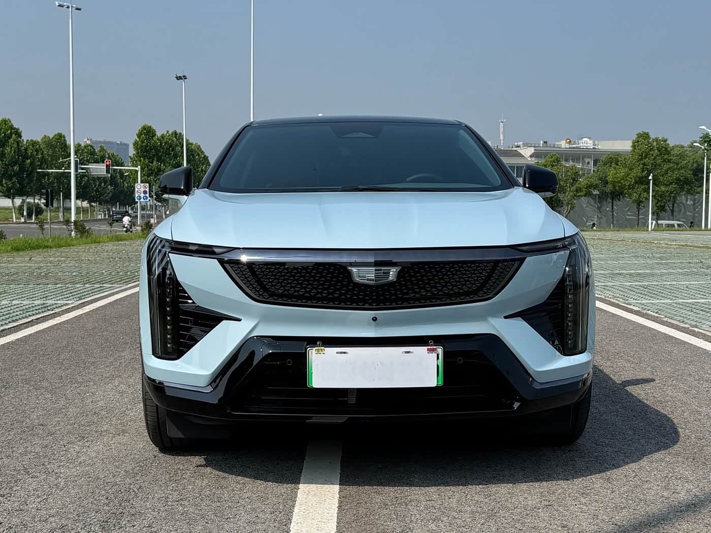 2024 Cadillac IQ Ao Ge Blue, 20,000 km, China export – photo 2