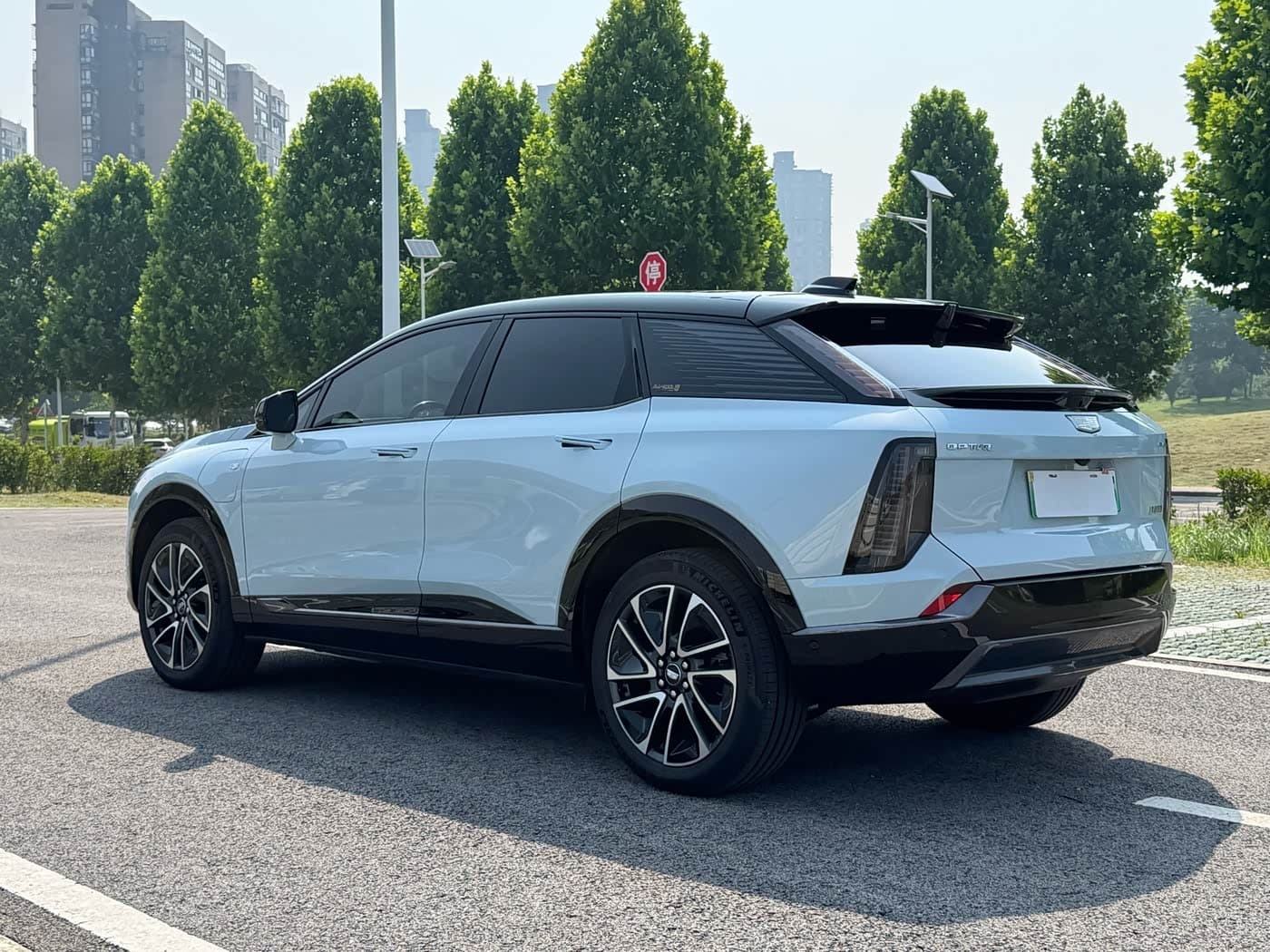 2024 Cadillac IQ Ao Ge Blue, 20,000 km, China export – photo 13