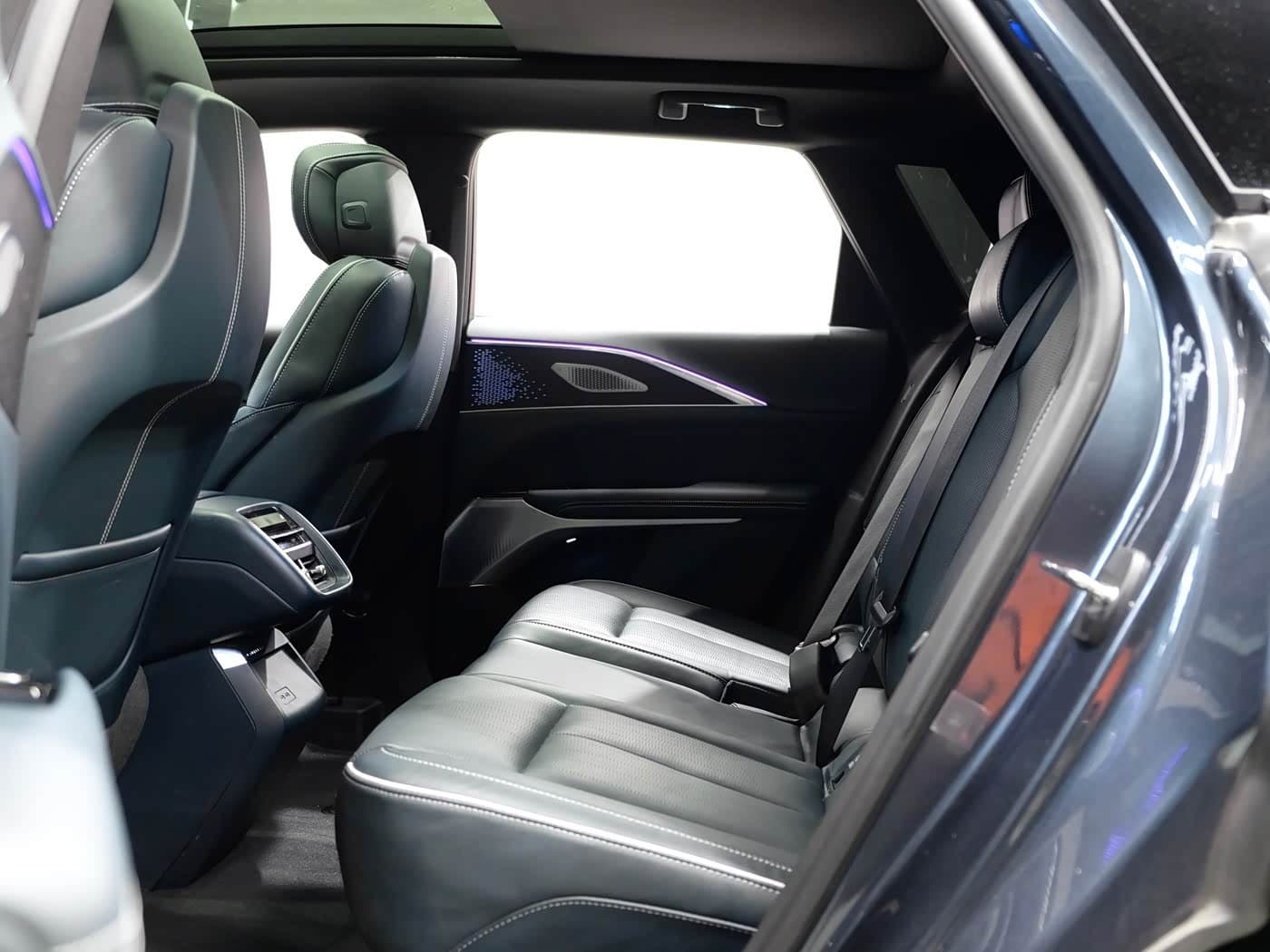 2022 Cadillac IQ Rui Ge رمادي فضي, 36,000 km, China export – photo 18